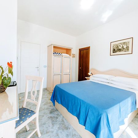 Hotel Villa D'Orta ايسكيا المظهر الخارجي الصورة